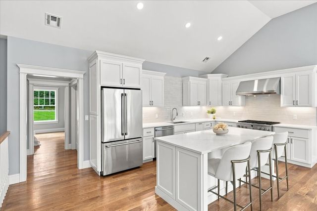 1549 Washington St 2, Walpole, MA 02081