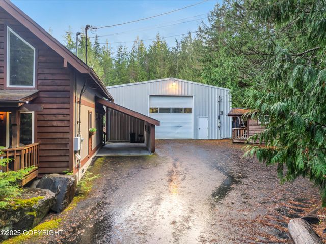 277 Huddle Road, Ketchikan, AK 99901