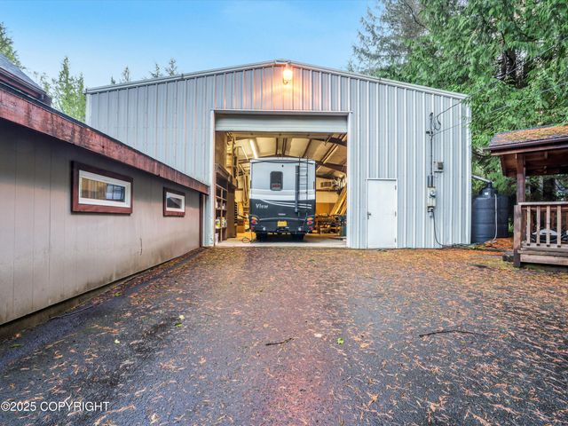 277 Huddle Road, Ketchikan, AK 99901
