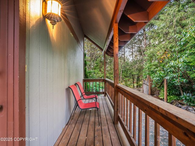 277 Huddle Road, Ketchikan, AK 99901
