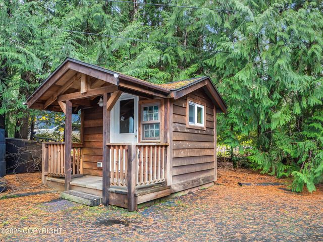 277 Huddle Road, Ketchikan, AK 99901