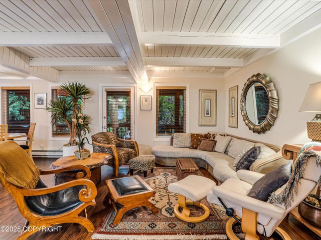 277 Huddle Road, Ketchikan, AK 99901