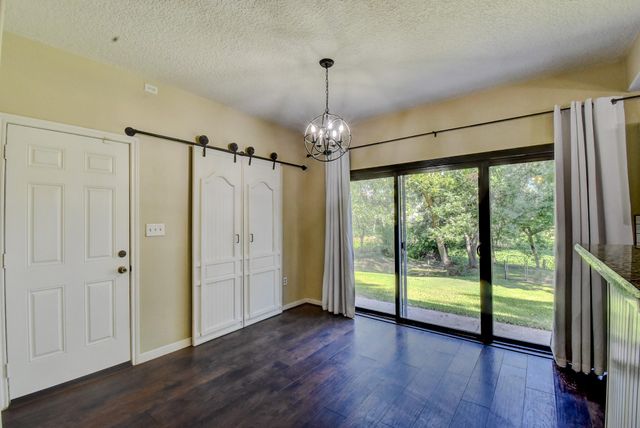 206 Sleepy Hollow Drive, Lake Jackson, TX 77566