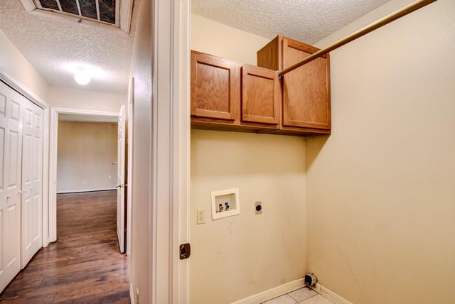 206 Sleepy Hollow Drive, Lake Jackson, TX 77566