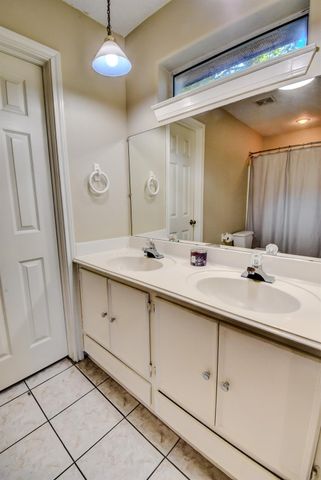 206 Sleepy Hollow Drive, Lake Jackson, TX 77566