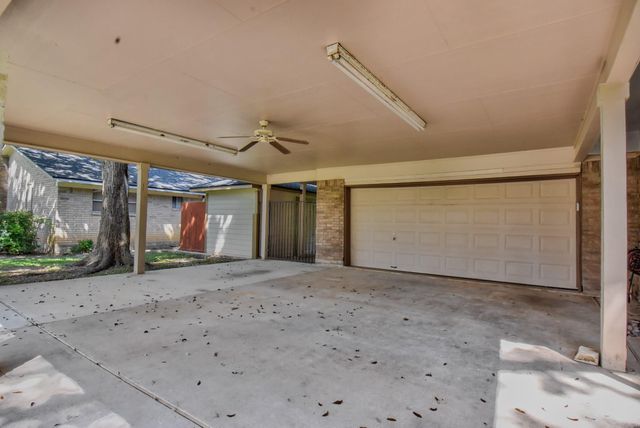 206 Sleepy Hollow Drive, Lake Jackson, TX 77566