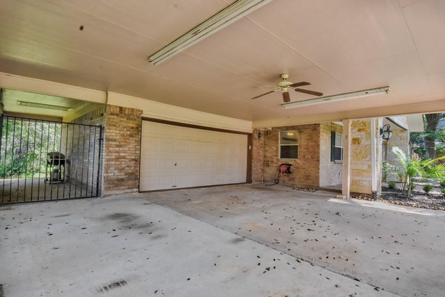 206 Sleepy Hollow Drive, Lake Jackson, TX 77566