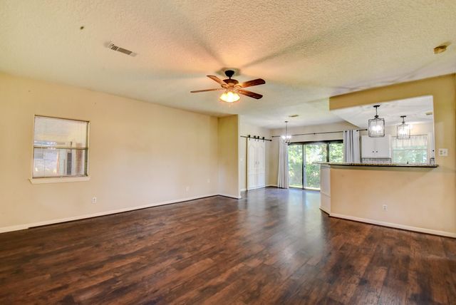 206 Sleepy Hollow Drive, Lake Jackson, TX 77566