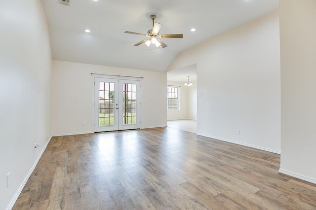 2218 N Poe Street, San Angelo, TX 76903