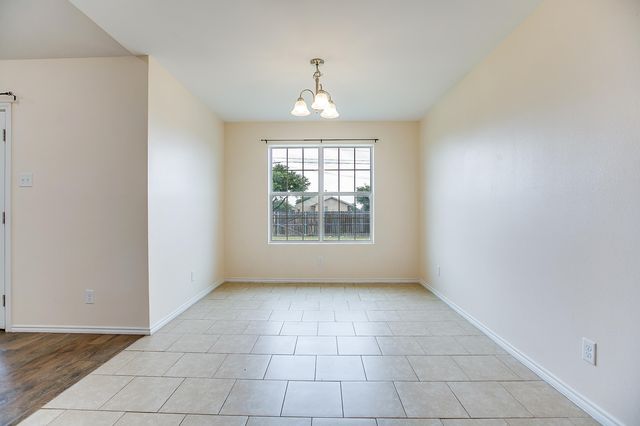 2218 N Poe Street, San Angelo, TX 76903