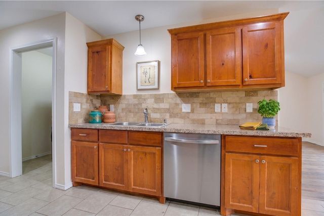 2218 N Poe Street, San Angelo, TX 76903