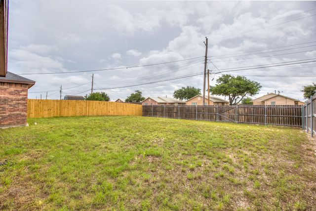 2218 N Poe Street, San Angelo, TX 76903