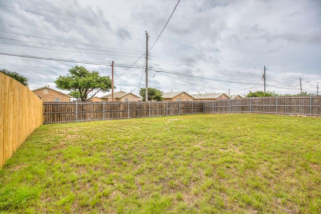 2218 N Poe Street, San Angelo, TX 76903