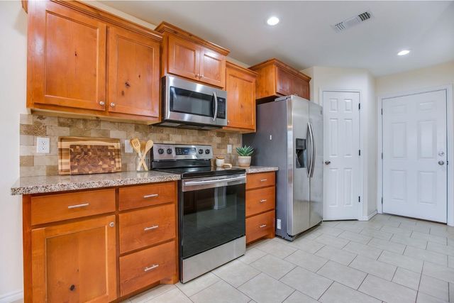 2218 N Poe Street, San Angelo, TX 76903