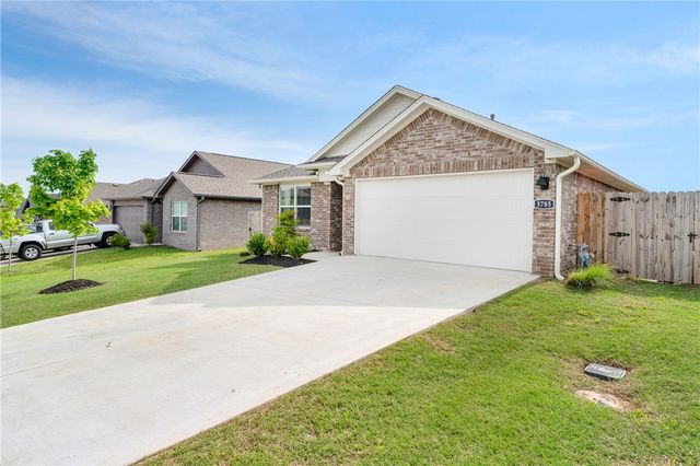 3785 Pinecrest Street, Springdale, AR 72764