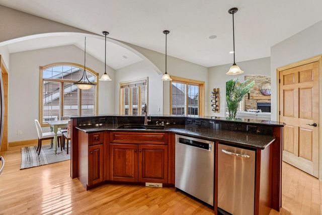 1252 Dartmouth Drive, Waunakee, WI 53597