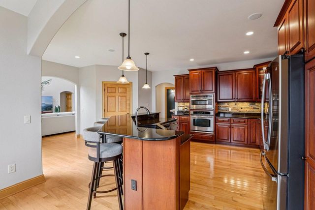 1252 Dartmouth Drive, Waunakee, WI 53597