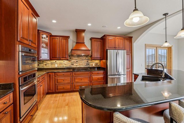 1252 Dartmouth Drive, Waunakee, WI 53597