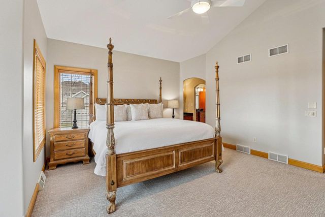 1252 Dartmouth Drive, Waunakee, WI 53597