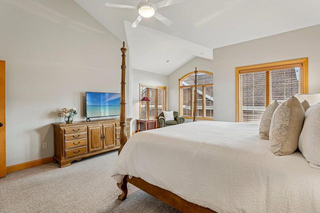 1252 Dartmouth Drive, Waunakee, WI 53597