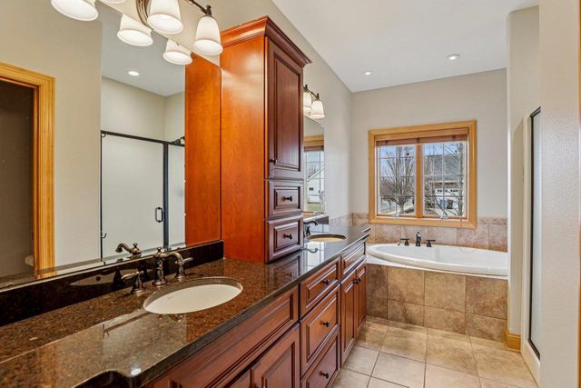 1252 Dartmouth Drive, Waunakee, WI 53597