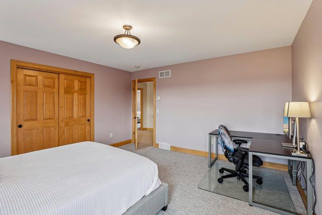 1252 Dartmouth Drive, Waunakee, WI 53597