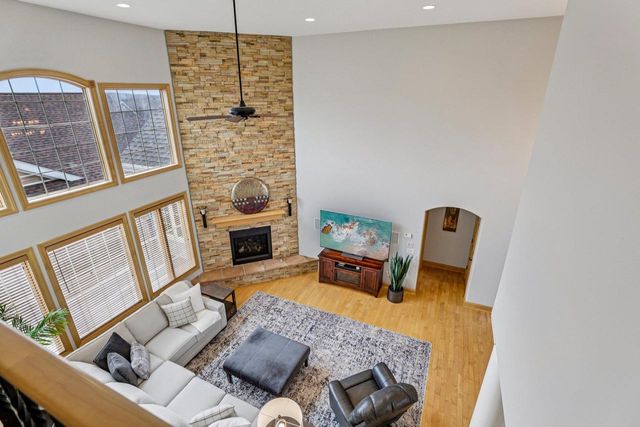 1252 Dartmouth Drive, Waunakee, WI 53597