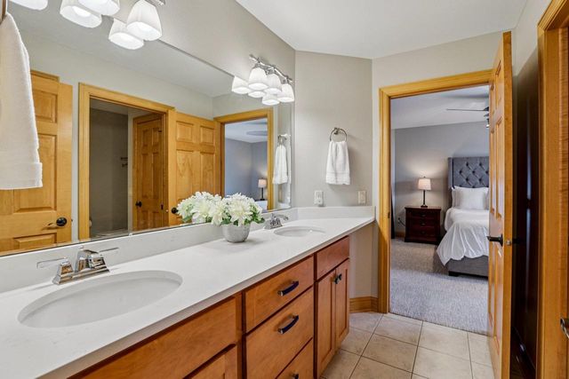 1252 Dartmouth Drive, Waunakee, WI 53597