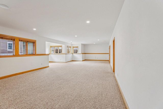 1252 Dartmouth Drive, Waunakee, WI 53597