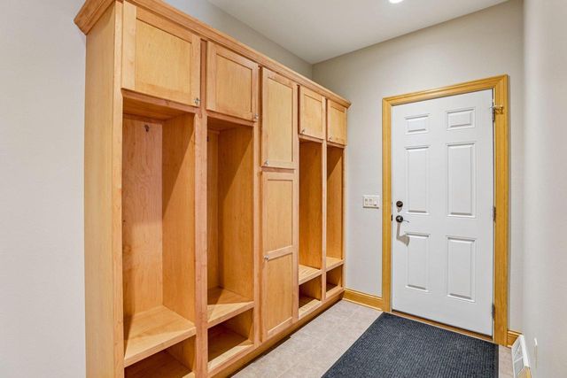 1252 Dartmouth Drive, Waunakee, WI 53597