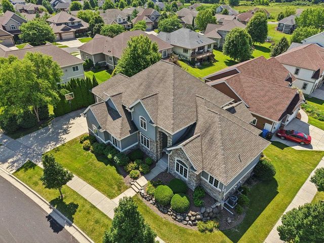 1252 Dartmouth Drive, Waunakee, WI 53597
