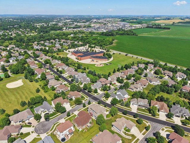 1252 Dartmouth Drive, Waunakee, WI 53597