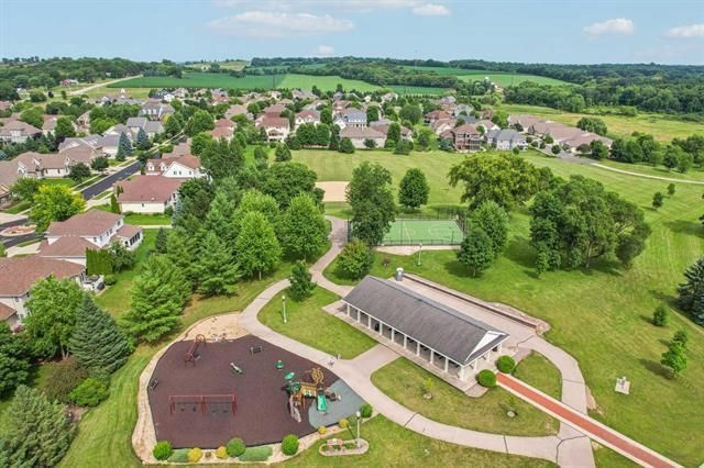 1252 Dartmouth Drive, Waunakee, WI 53597