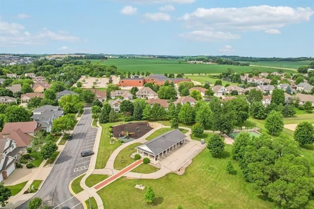 1252 Dartmouth Drive, Waunakee, WI 53597