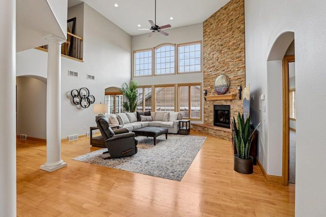 1252 Dartmouth Drive, Waunakee, WI 53597