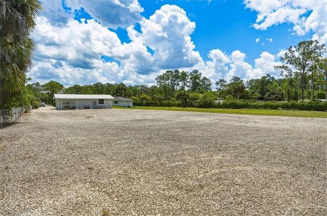 631 5th ST SW, Naples, FL 34117