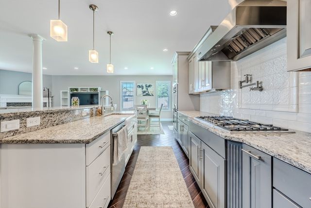 110 Munsing Rdg, Granby, MA 01033