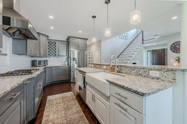110 Munsing Rdg, Granby, MA 01033