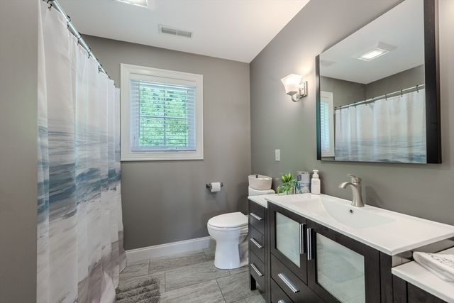 110 Munsing Rdg, Granby, MA 01033
