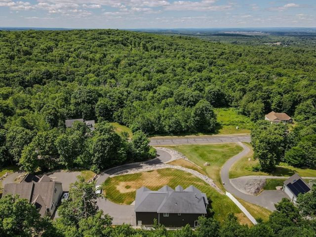 110 Munsing Rdg, Granby, MA 01033