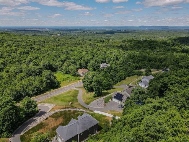 110 Munsing Rdg, Granby, MA 01033