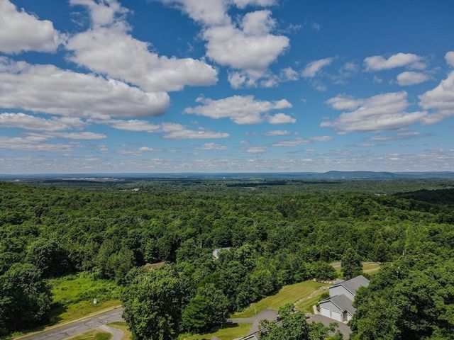 110 Munsing Rdg, Granby, MA 01033