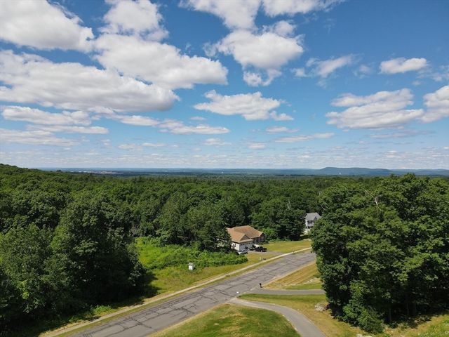 110 Munsing Rdg, Granby, MA 01033