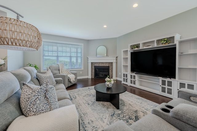 110 Munsing Rdg, Granby, MA 01033