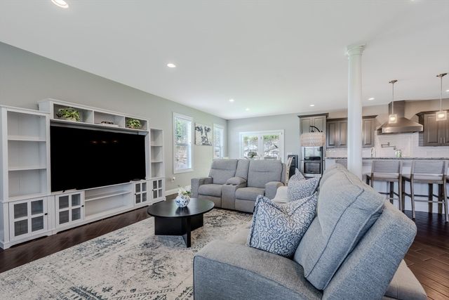 110 Munsing Rdg, Granby, MA 01033