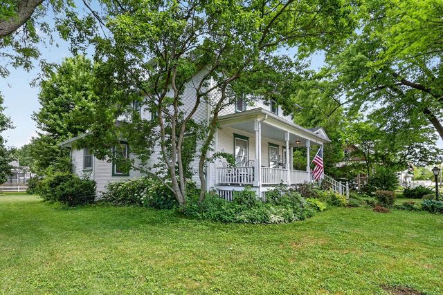 215 W Harrison Street, Belvidere, IL 61008