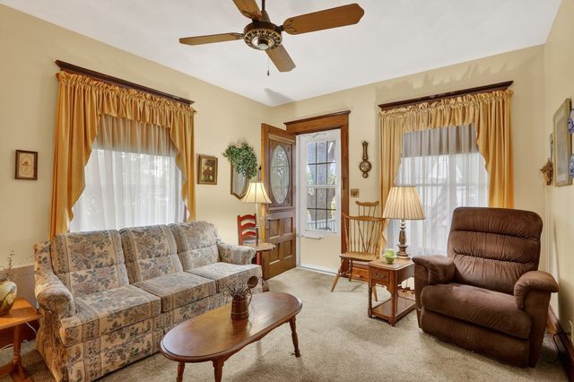 215 W Harrison Street, Belvidere, IL 61008