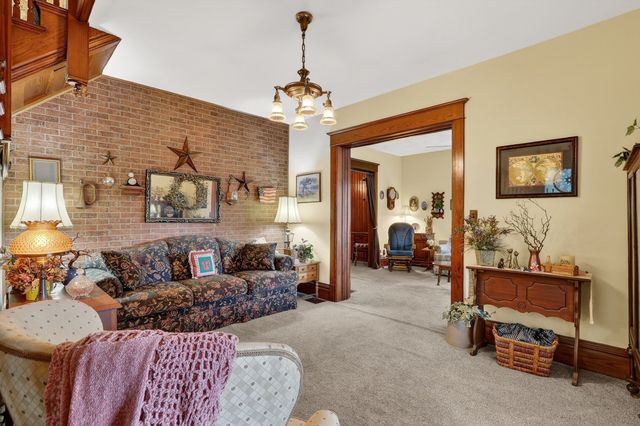 215 W Harrison Street, Belvidere, IL 61008
