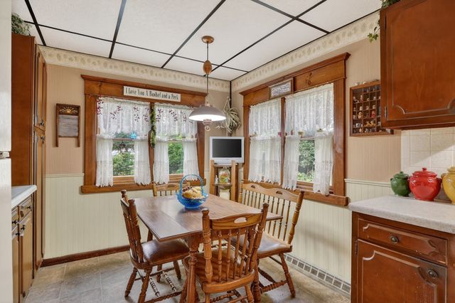 215 W Harrison Street, Belvidere, IL 61008