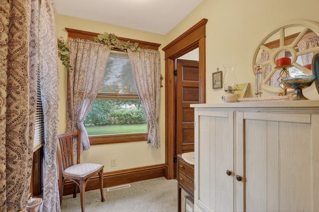 215 W Harrison Street, Belvidere, IL 61008